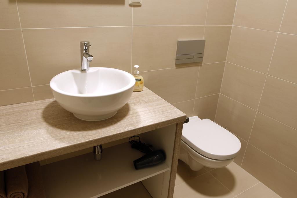 Meness Apartamenti Cesis Luaran gambar